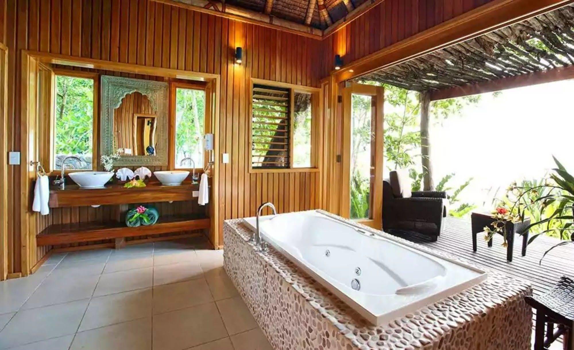 Namale Resort And Spa Savusavu Bagian luar foto